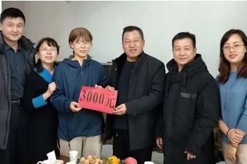 🥕必威betway西汉姆开展春节送温暖活动