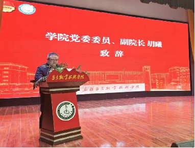 “红色旗帜·代代相传”团员集中入团仪式